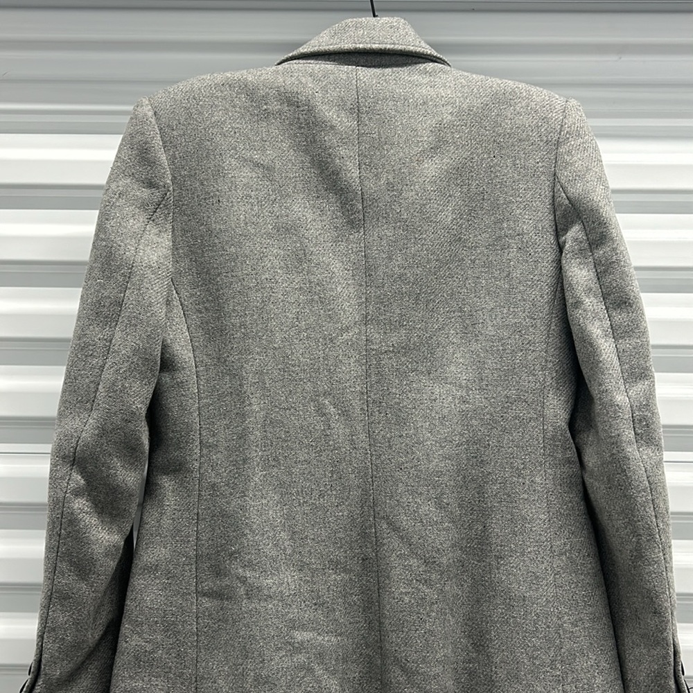 ZARA-LT GREY WOOL BLEND COAT W/2 SIDE SLANT POCKETS & 2 BLACK BUTTONS IN FRONT - Picture 8 of 14